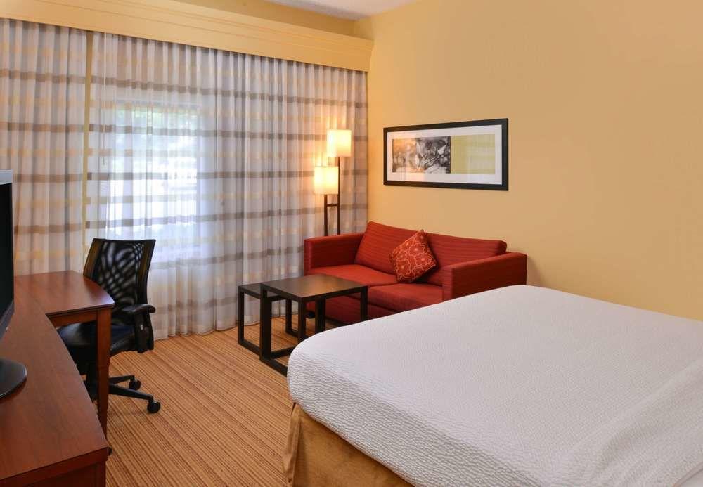 Courtyard By Marriott Columbia Northeast/Fort Jackson Area Buitenkant foto