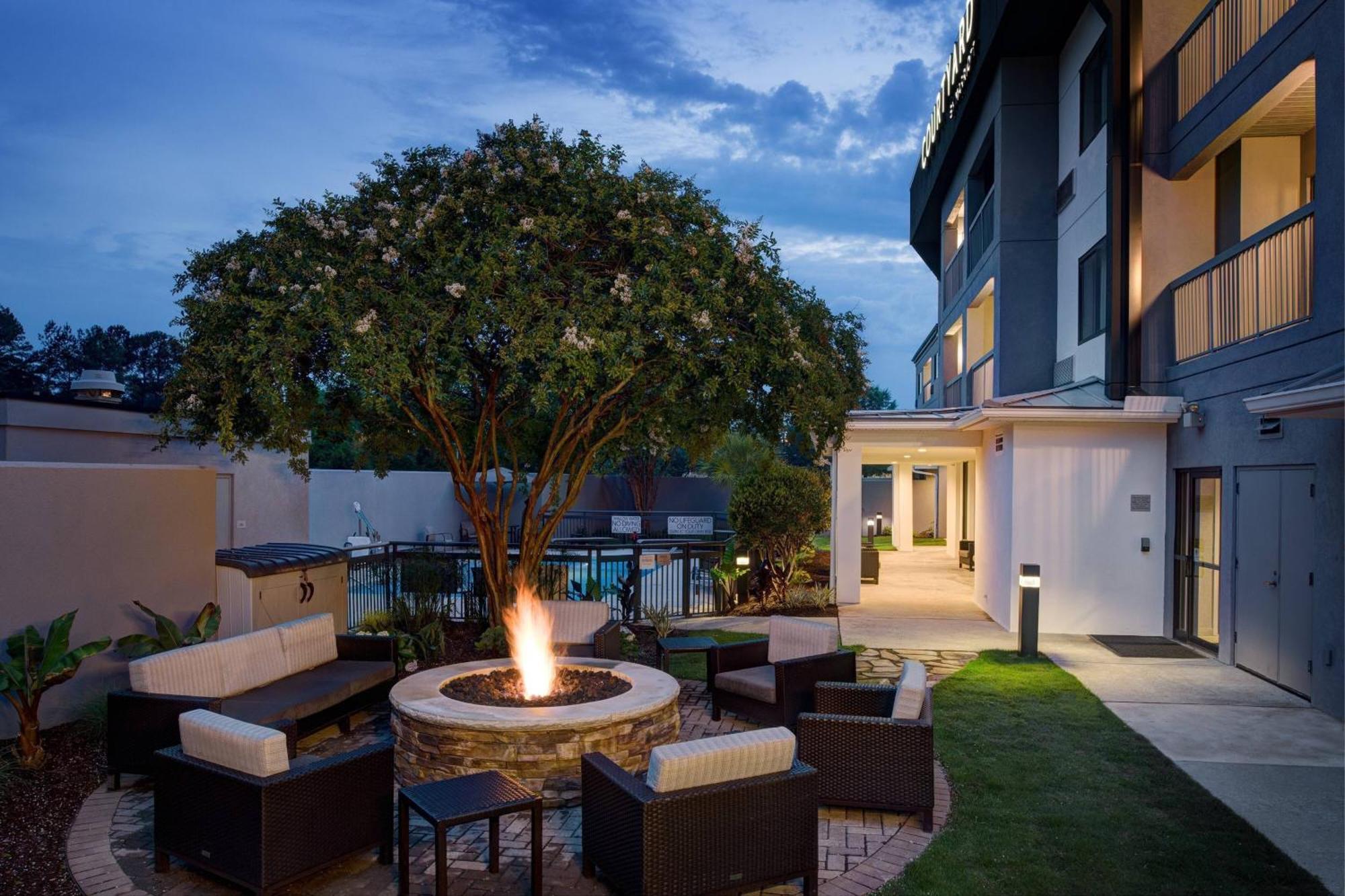 Courtyard By Marriott Columbia Northeast/Fort Jackson Area Buitenkant foto